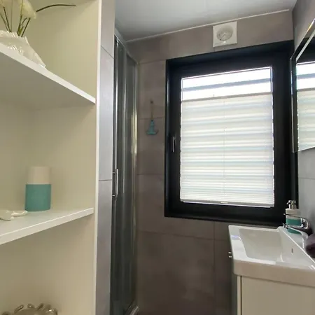 Botel Hausboot Krosse Krabbe - Lp6 Peenemunde